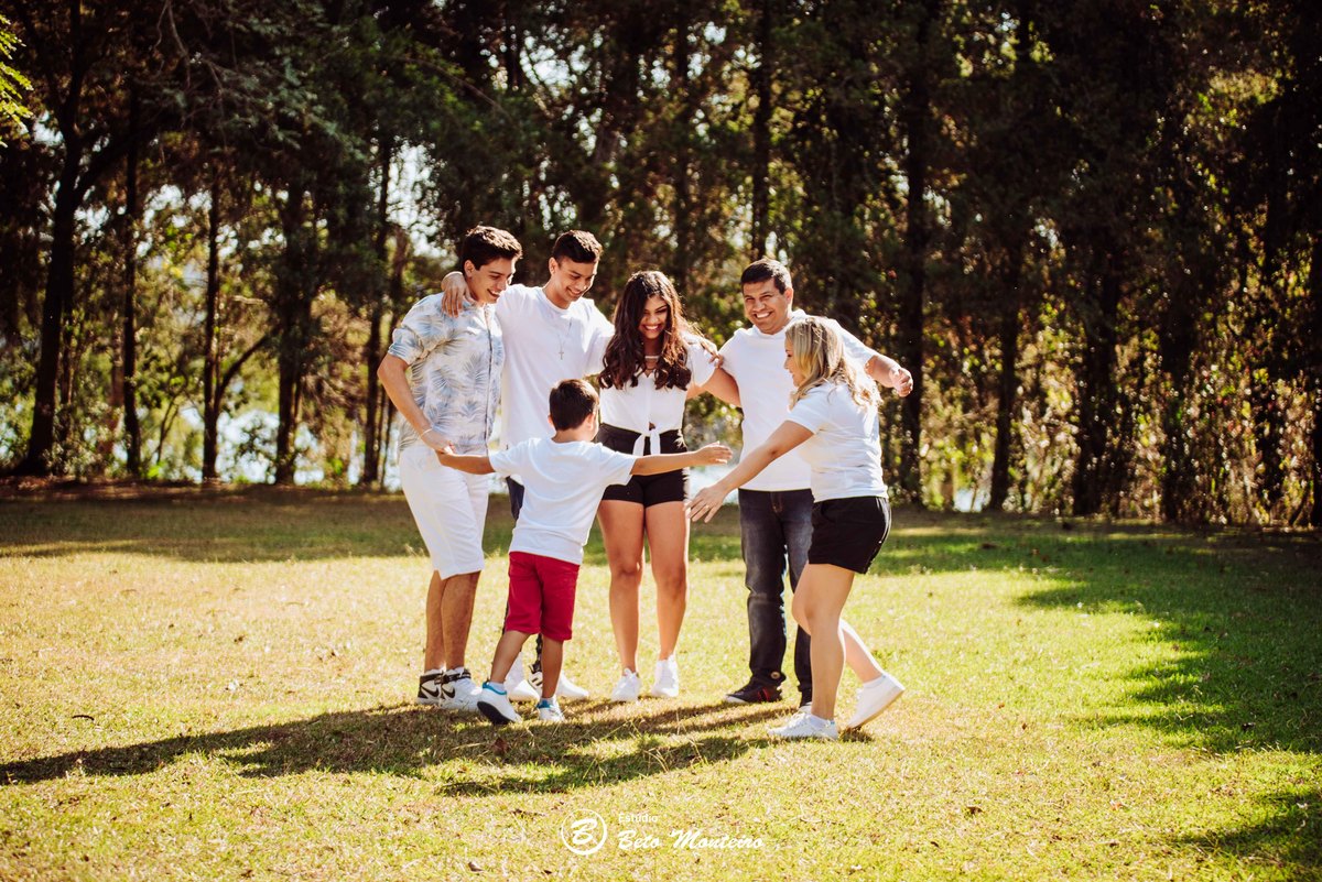 Aniversário de 15 anos - Foto e Filmagem de 15 anos - Debutante - Estúdio Beto Monteiro - Curitiba - fotografo de 15 anos - sessao de fotos - book de fotos - book de 15 anos - fotografo - bruna - família - laggus eventos