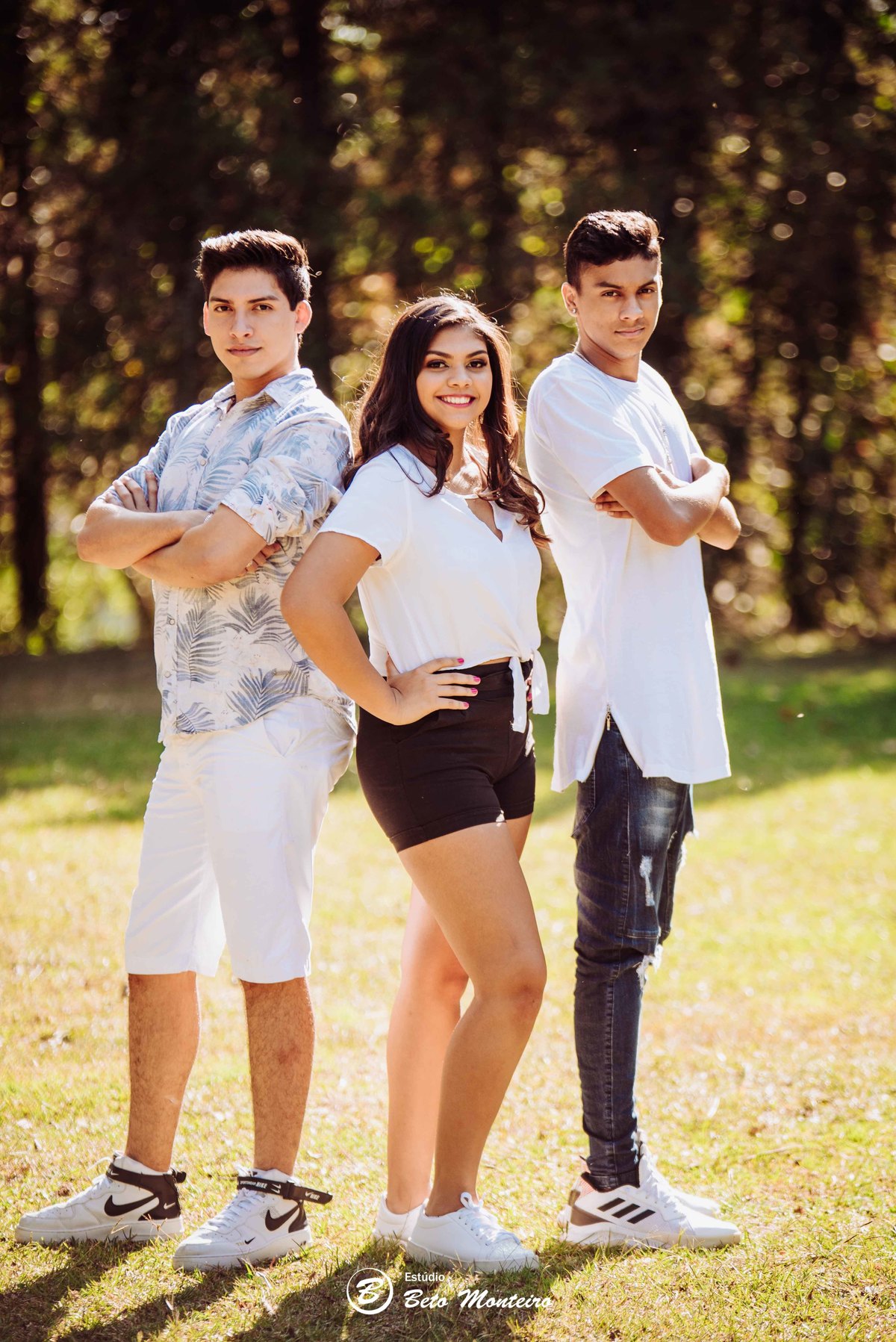 Aniversário de 15 anos - Foto e Filmagem de 15 anos - Debutante - Estúdio Beto Monteiro - Curitiba - fotografo de 15 anos - sessao de fotos - book de fotos - book de 15 anos - fotografo - bruna - família - laggus eventos