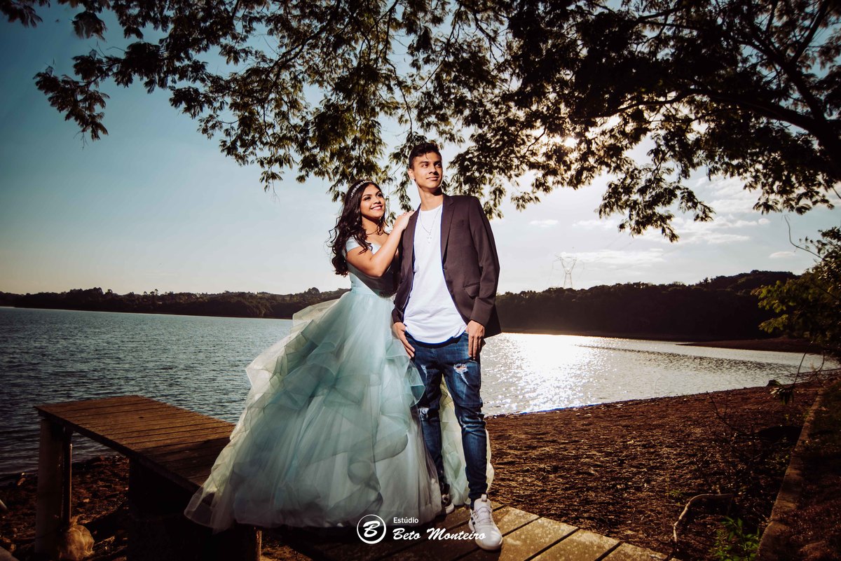 Aniversário de 15 anos - Foto e Filmagem de 15 anos - Debutante - Estúdio Beto Monteiro - Curitiba - fotografo de 15 anos - sessao de fotos - book de fotos - book de 15 anos - fotografo - bruna - família - laggus eventos