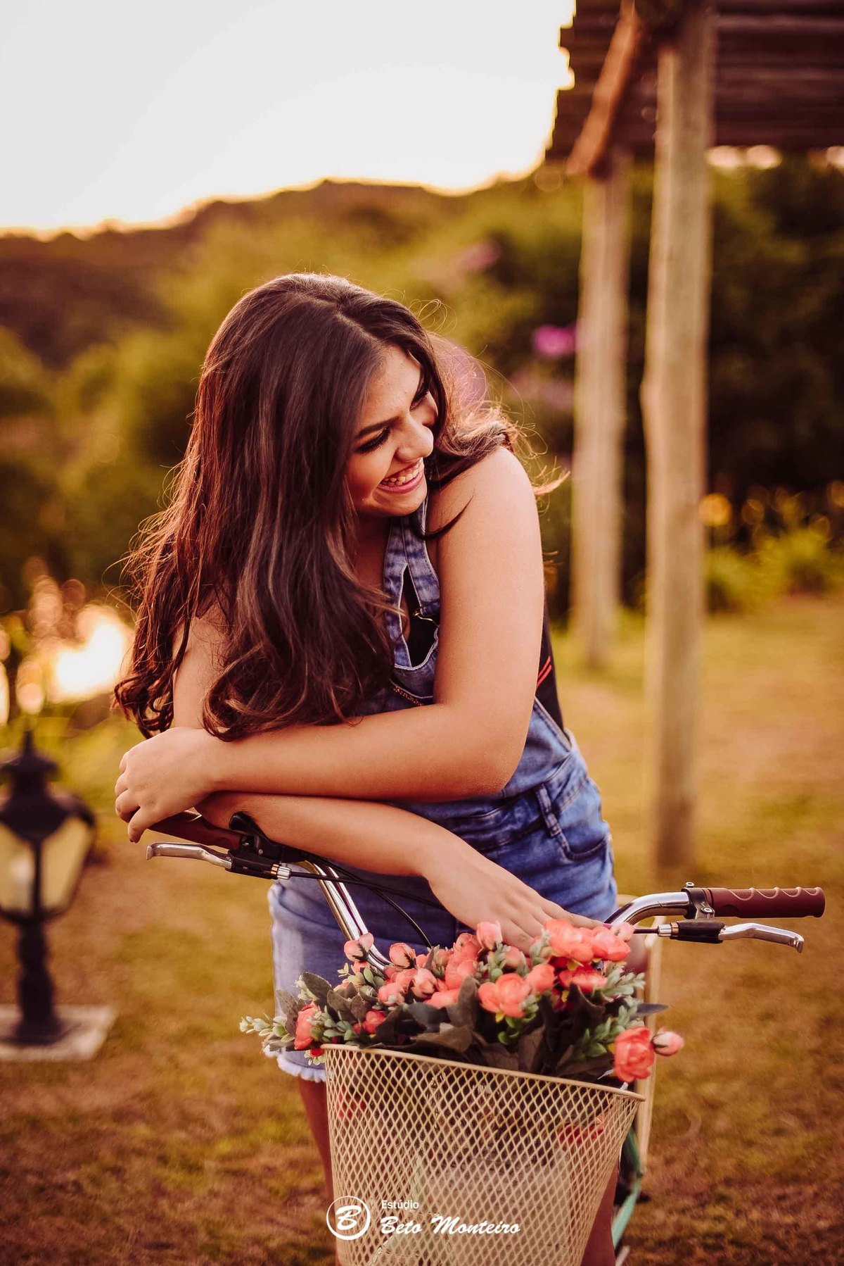 Aniversário de 15 anos - Foto e Filmagem de 15 anos - Debutante - Estúdio Beto Monteiro - Curitiba - fotografo de 15 anos - sessao de fotos - book de fotos - book de 15 anos - fotografo - bruna - família - laggus eventos