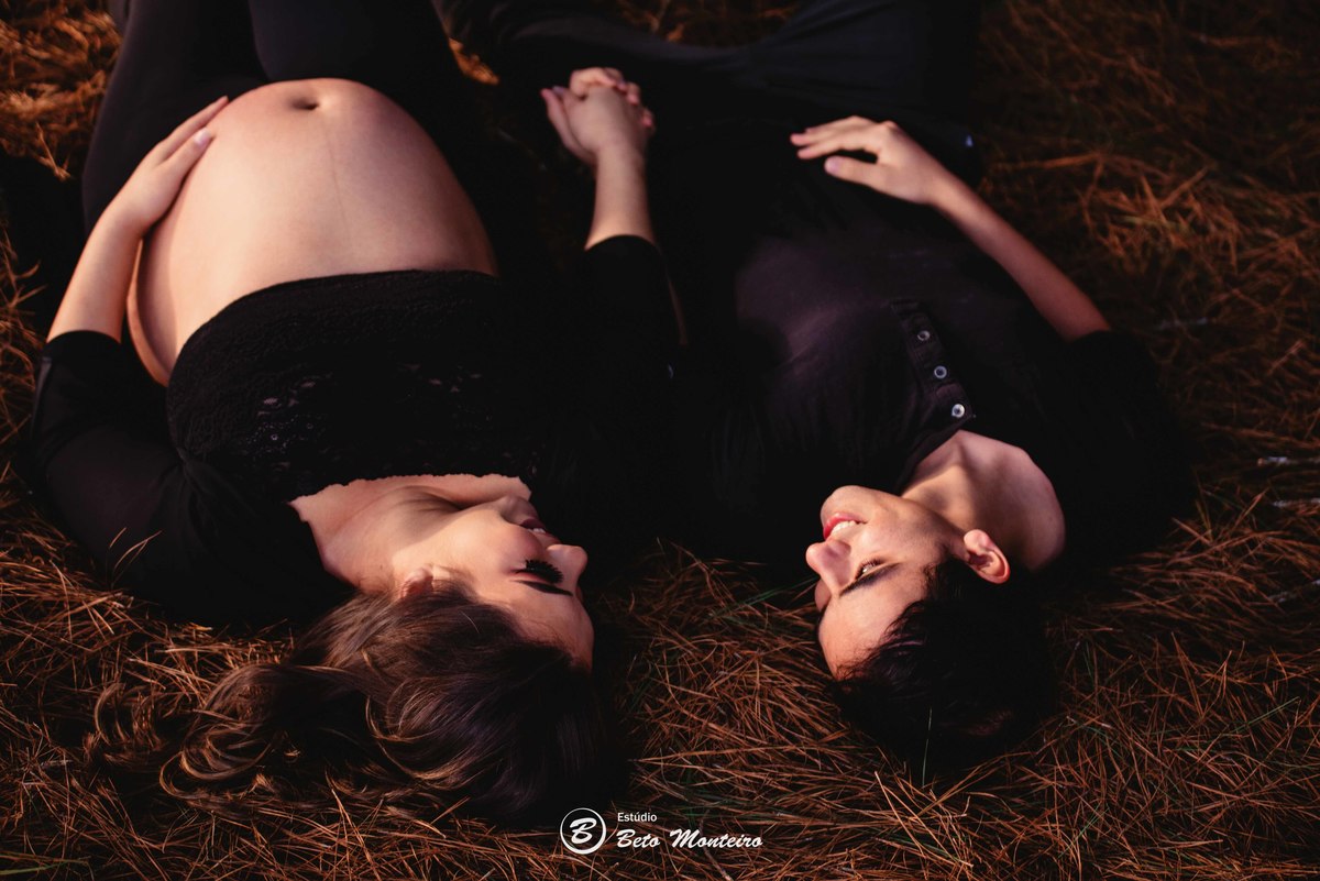 Book Gestante e Familia em Curitiba - Book de gestante lifestyle - Fotos ao ar livre - Fotos em estúdio - Grávida - Gestação - Estudio Beto Monteiro - Cabanha Matoski - Daniela - Ale - Heitor