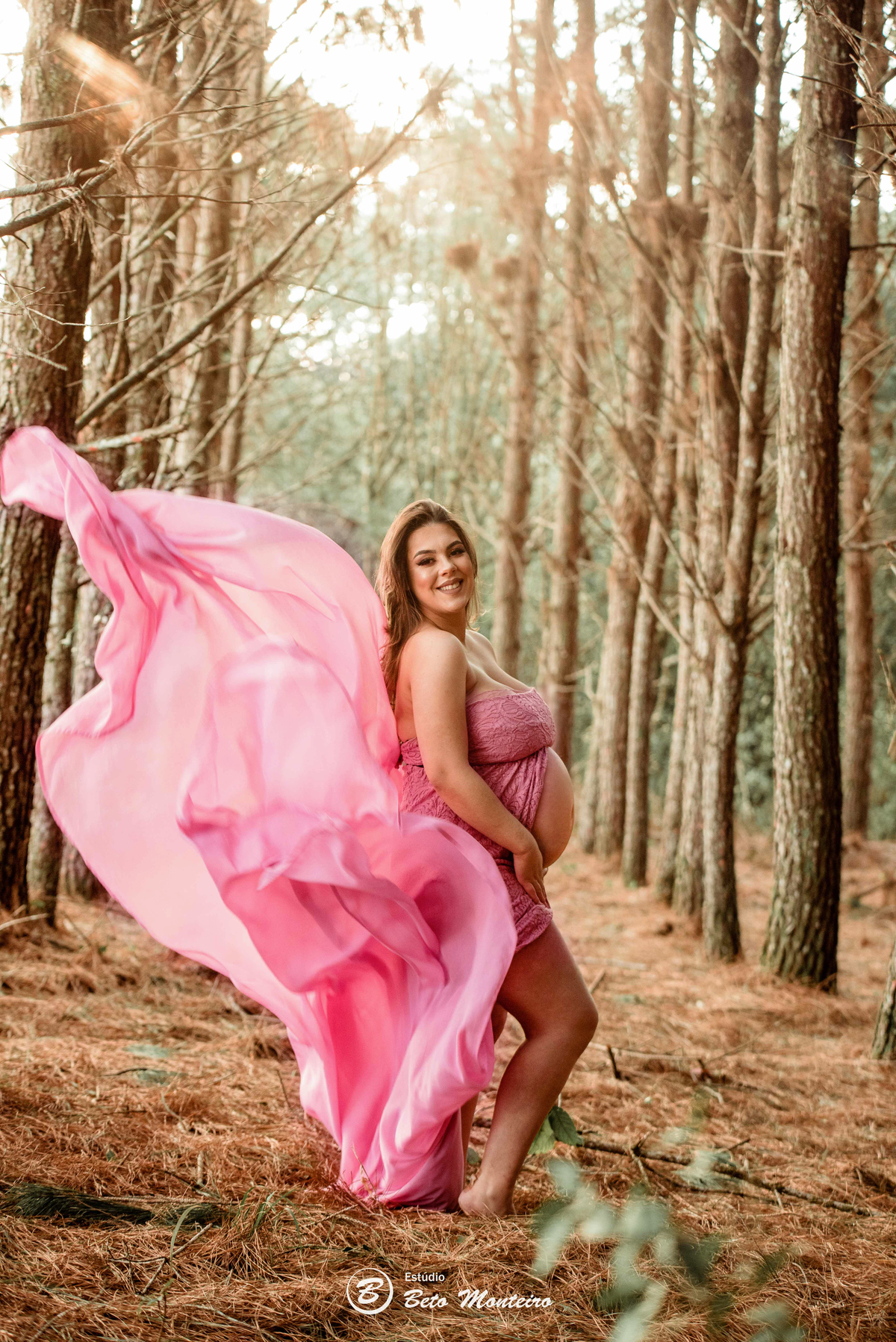 Book Gestante e Familia em Curitiba - Book de gestante lifestyle - Fotos ao ar livre - Fotos em estúdio - Grávida - Gestação - Estudio Beto Monteiro - Cabanha Matoski - Daniela - Ale - Heitor