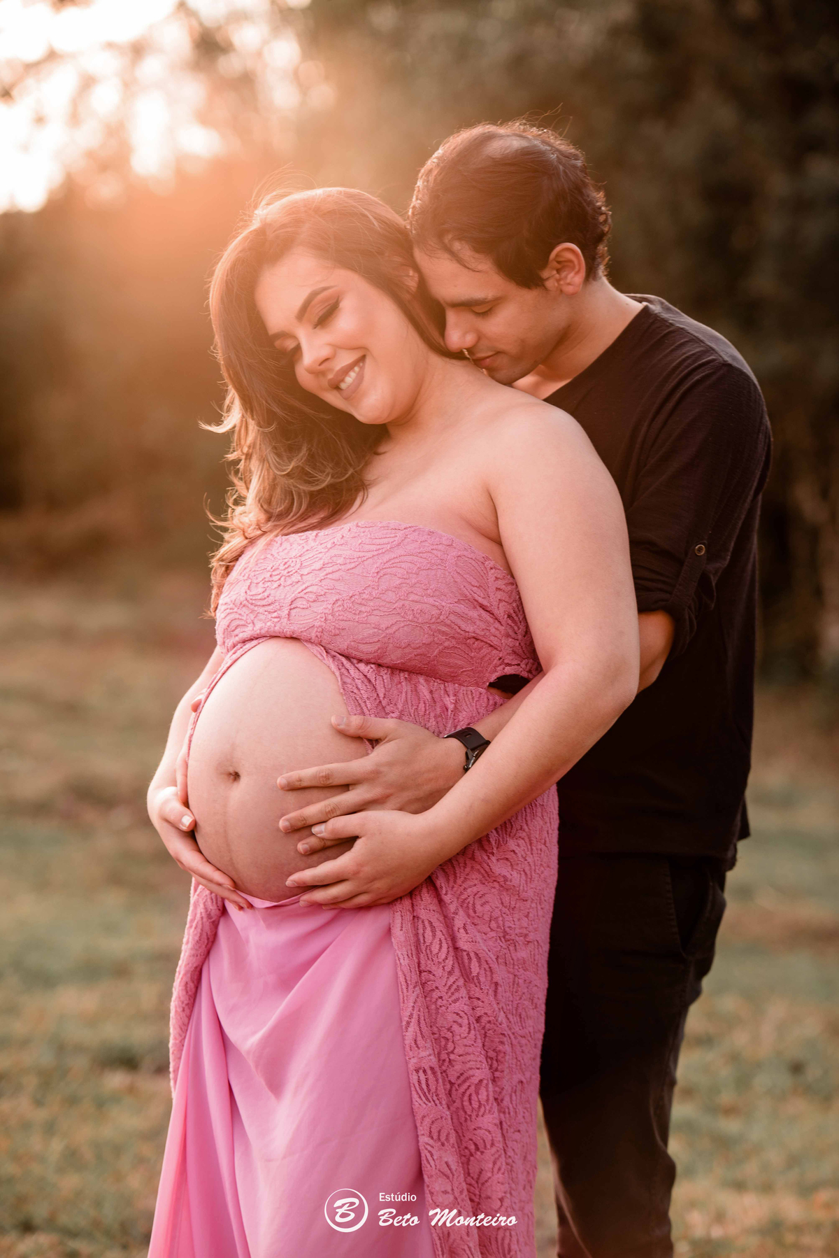 Book Gestante e Familia em Curitiba - Book de gestante lifestyle - Fotos ao ar livre - Fotos em estúdio - Grávida - Gestação - Estudio Beto Monteiro - Cabanha Matoski - Daniela - Ale - Heitor