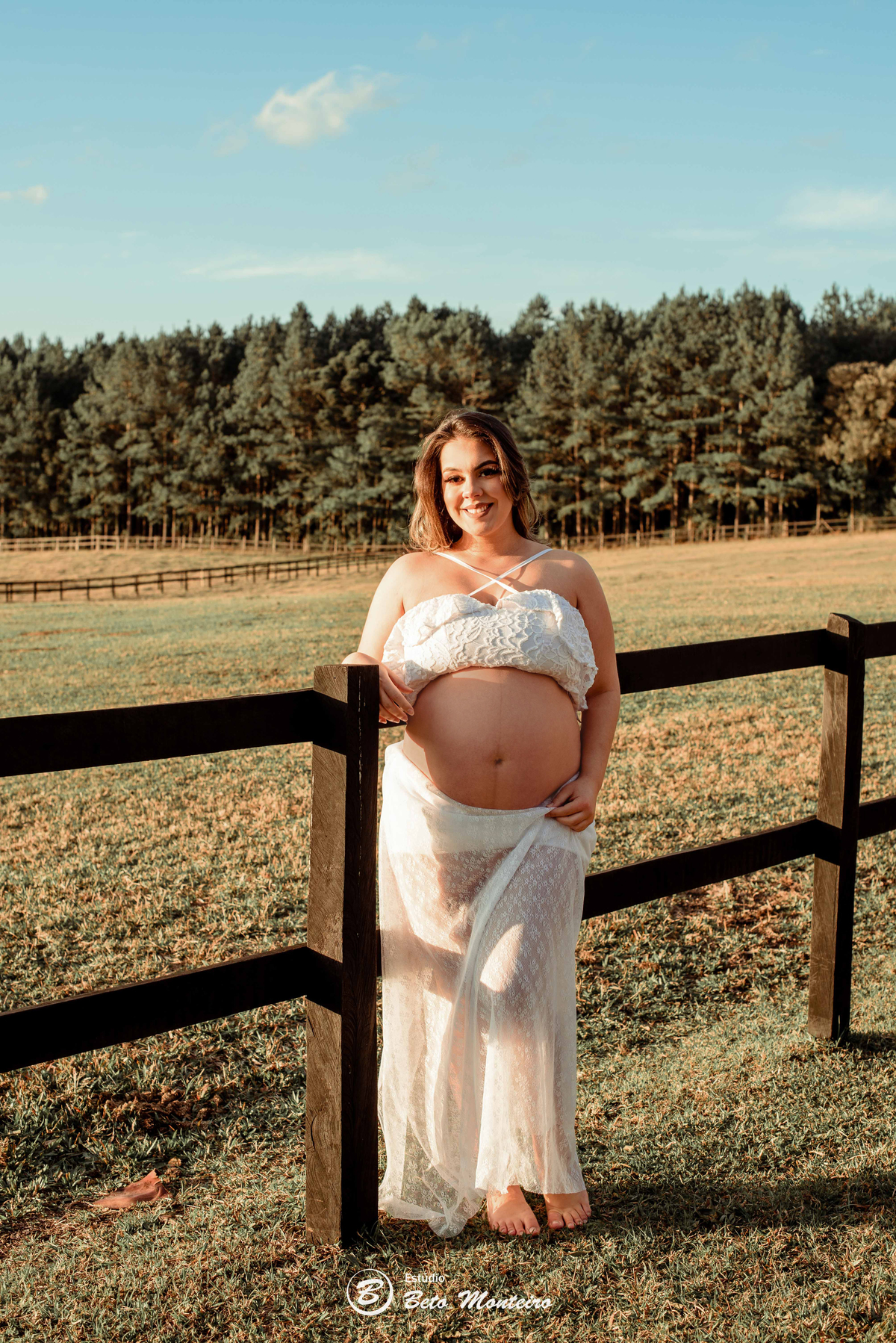 Book Gestante e Familia em Curitiba - Book de gestante lifestyle - Fotos ao ar livre - Fotos em estúdio - Grávida - Gestação - Estudio Beto Monteiro - Cabanha Matoski - Daniela - Ale - Heitor