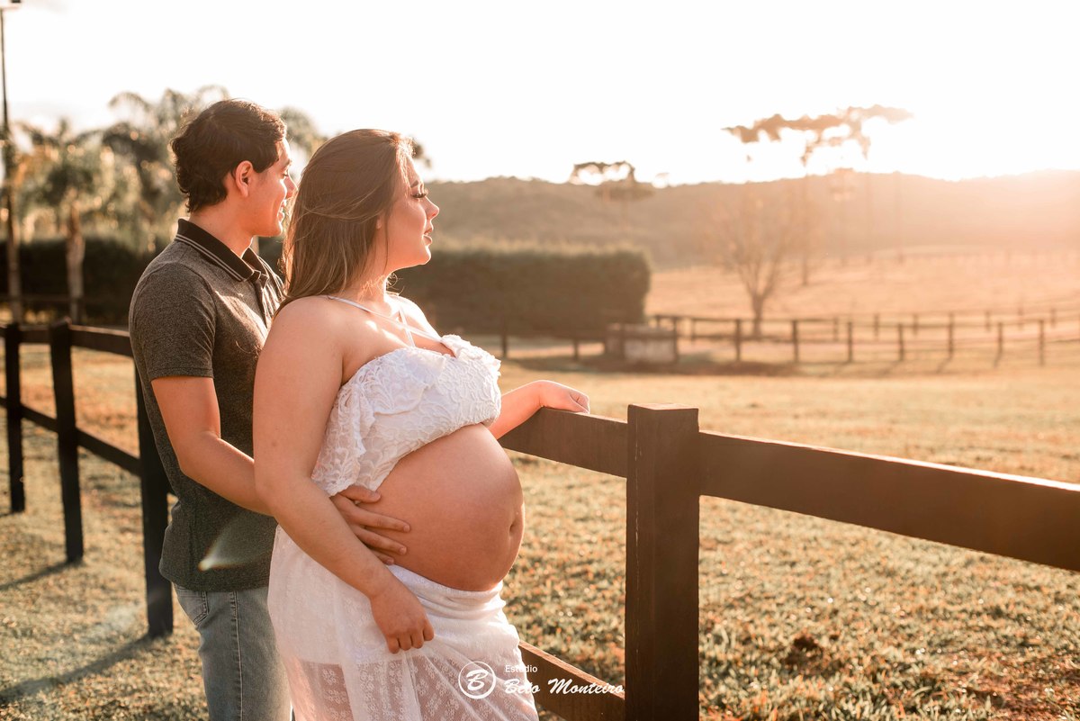 Book Gestante e Familia em Curitiba - Book de gestante lifestyle - Fotos ao ar livre - Fotos em estúdio - Grávida - Gestação - Estudio Beto Monteiro - Cabanha Matoski - Daniela - Ale - Heitor