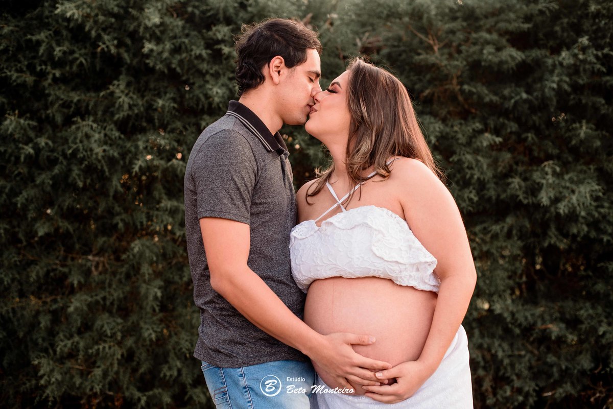 Book Gestante e Familia em Curitiba - Book de gestante lifestyle - Fotos ao ar livre - Fotos em estúdio - Grávida - Gestação - Estudio Beto Monteiro - Cabanha Matoski - Daniela - Ale - Heitor