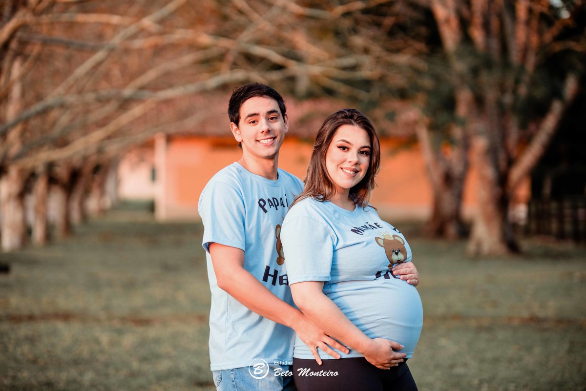 Book Gestante e Familia em Curitiba - Book de gestante lifestyle - Fotos ao ar livre - Fotos em estúdio - Grávida - Gestação - Estudio Beto Monteiro - Cabanha Matoski - Daniela - Ale - Heitor