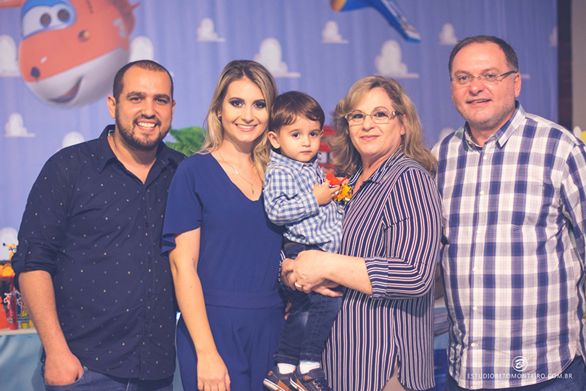 Book fotográfico Infantil - Book de fotos - Book de Criança - Book de Bebê - Book Menina - Book Menino - Estúdio Beto Monteiro - Curitiba - book família - lifestyle - new born - enzo - aniversario infantil - aniversario