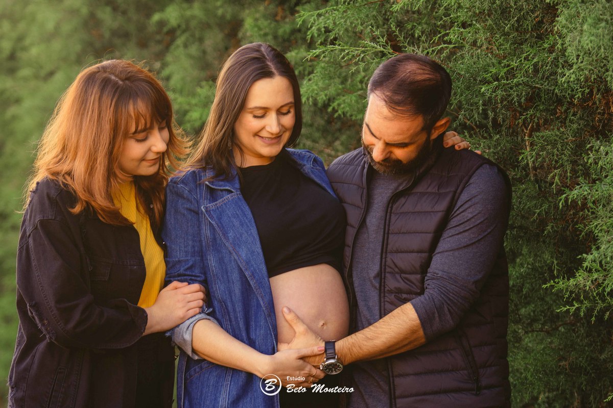 Book Gestante e Família em Curitiba - Book de gestante lifestyle - Fotos ao ar livre - Fotos em estúdio - Grávida - Gestação - Estudio Beto Monteiro - Cabanha Matoski - Lidia - Diego - Luana - Meg - Léo