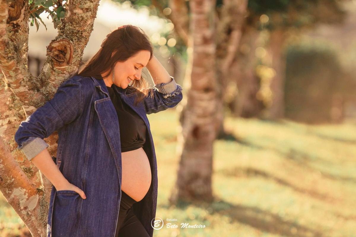 Book Gestante e Família em Curitiba - Book de gestante lifestyle - Fotos ao ar livre - Fotos em estúdio - Grávida - Gestação - Estudio Beto Monteiro - Cabanha Matoski - Lidia - Diego - Luana - Meg - Léo