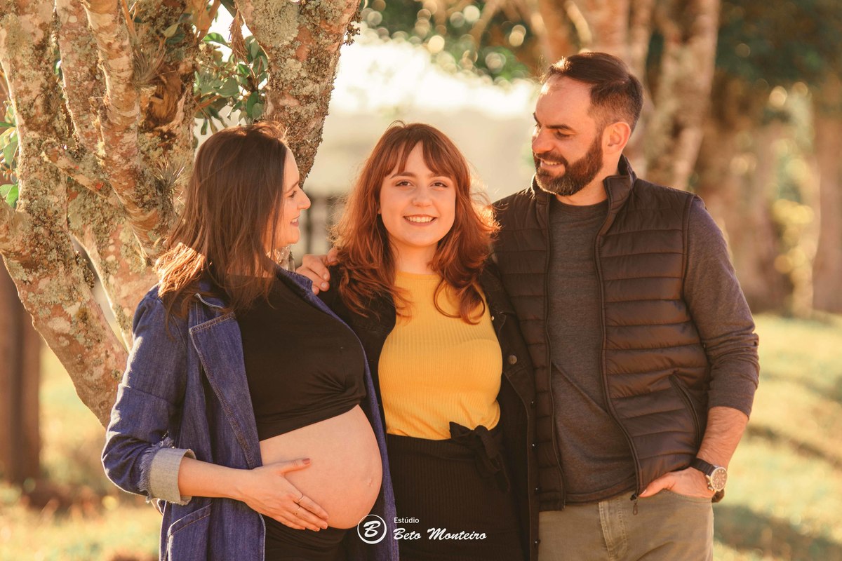 Book Gestante e Família em Curitiba - Book de gestante lifestyle - Fotos ao ar livre - Fotos em estúdio - Grávida - Gestação - Estudio Beto Monteiro - Cabanha Matoski - Lidia - Diego - Luana - Meg - Léo
