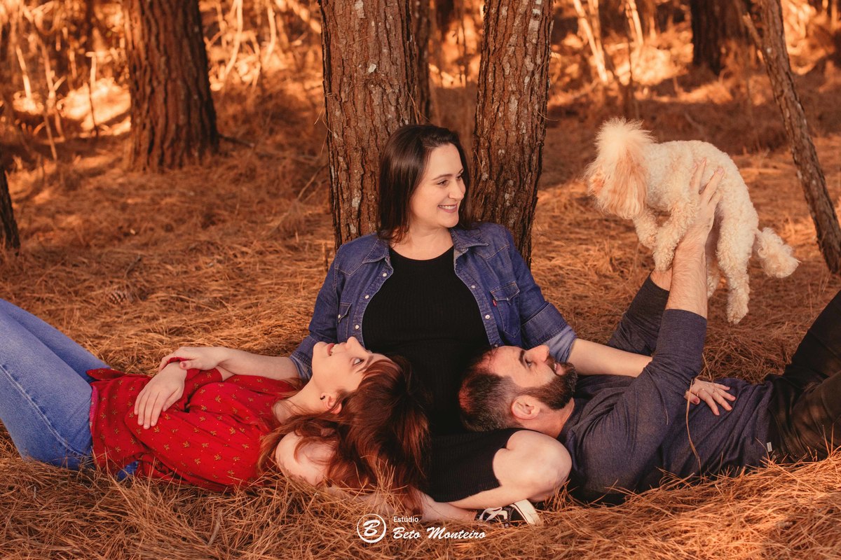 Book Gestante e Família em Curitiba - Book de gestante lifestyle - Fotos ao ar livre - Fotos em estúdio - Grávida - Gestação - Estudio Beto Monteiro - Cabanha Matoski - Lidia - Diego - Luana - Meg - Léo