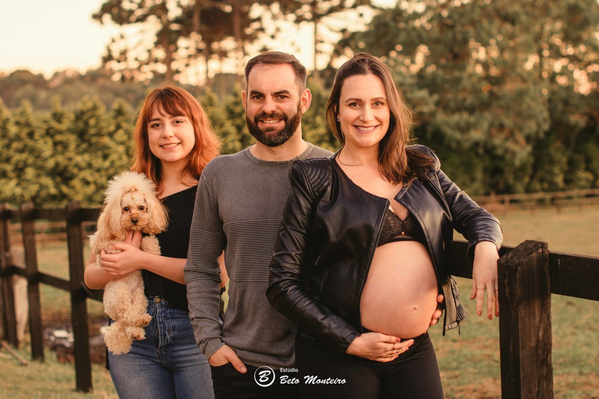 Book Gestante e Família em Curitiba - Book de gestante lifestyle - Fotos ao ar livre - Fotos em estúdio - Grávida - Gestação - Estudio Beto Monteiro - Cabanha Matoski - Lidia - Diego - Luana - Meg - Léo