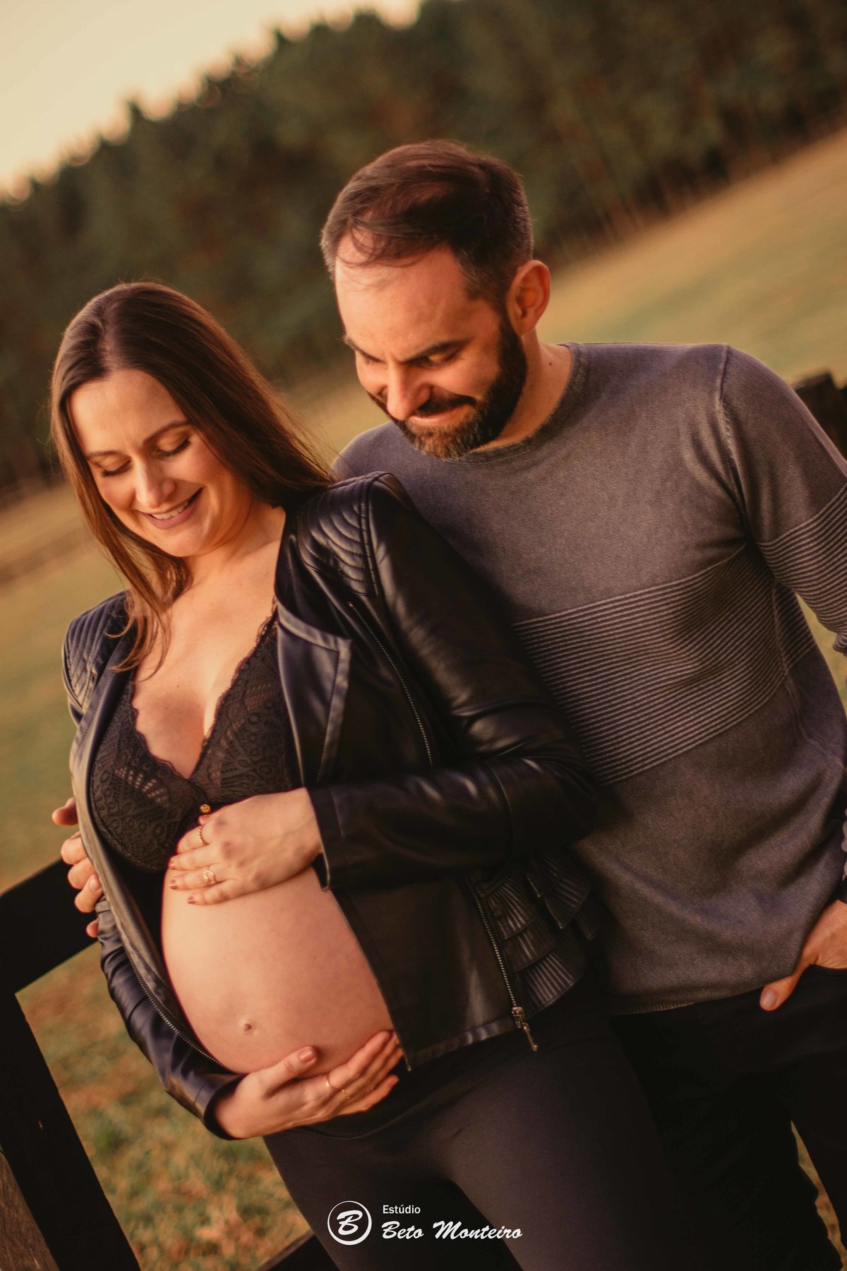 Book Gestante e Família em Curitiba - Book de gestante lifestyle - Fotos ao ar livre - Fotos em estúdio - Grávida - Gestação - Estudio Beto Monteiro - Cabanha Matoski - Lidia - Diego - Luana - Meg - Léo