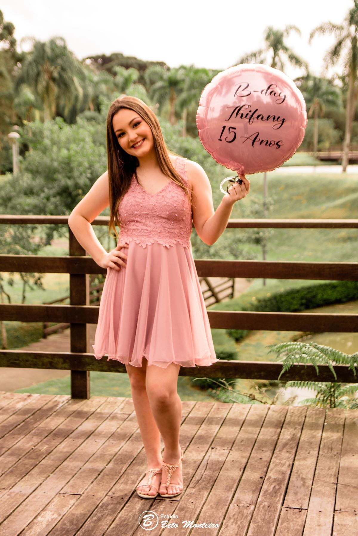 Aniversário de 15 anos - Foto e Filmagem de 15 anos - Debutante - Estúdio Beto Monteiro - Curitiba - fotografo de 15 anos - sessao de fotos - book de fotos - book de 15 anos - fotografo - fotógrafa - thifany - família - parque - parque lago azul