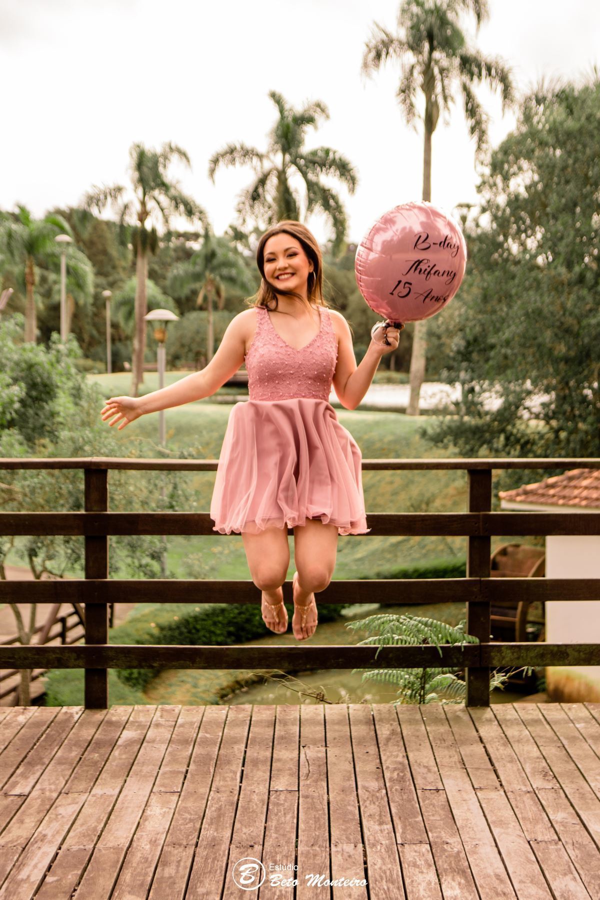 Aniversário de 15 anos - Foto e Filmagem de 15 anos - Debutante - Estúdio Beto Monteiro - Curitiba - fotografo de 15 anos - sessao de fotos - book de fotos - book de 15 anos - fotografo - fotógrafa - thifany - família - parque - parque lago azul