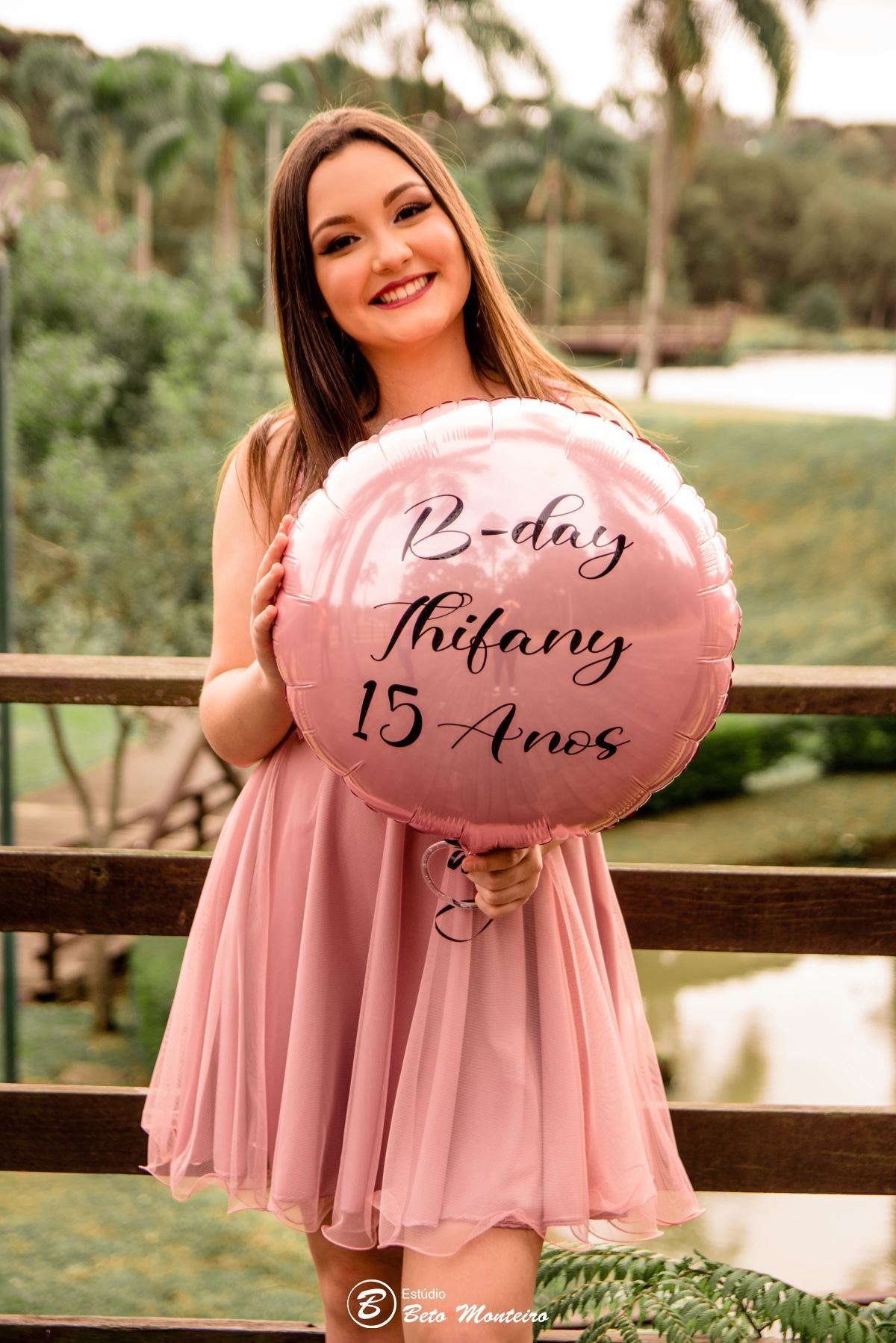 Aniversário de 15 anos - Foto e Filmagem de 15 anos - Debutante - Estúdio Beto Monteiro - Curitiba - fotografo de 15 anos - sessao de fotos - book de fotos - book de 15 anos - fotografo - fotógrafa - thifany - família - parque - parque lago azul
