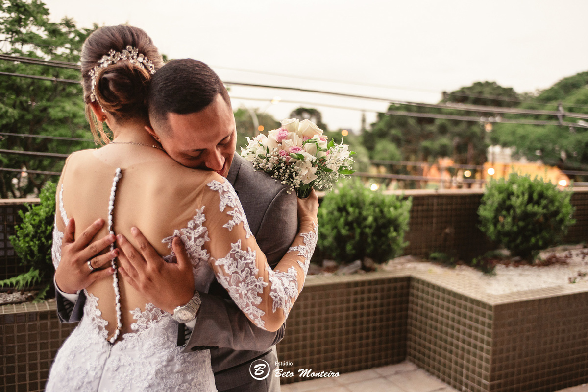 fotografo de casamento - videos de casamento - filmagem - casamento - cinegrafista - filmmaker - wedding - produtora - curitiba - estudio beto monteiro - casal - pre wedding - ana e matheus - le rechaud - first look - noiva se maquiando - 
