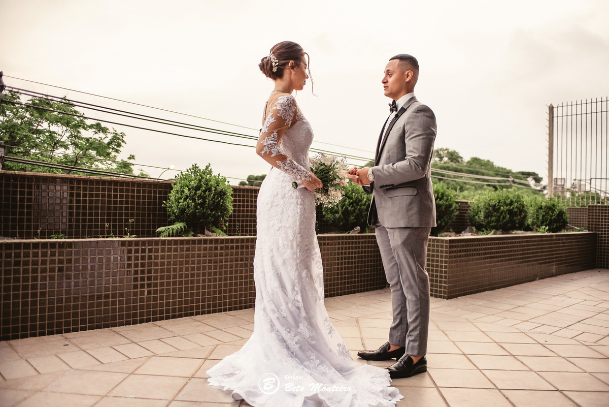 fotografo de casamento - videos de casamento - filmagem - casamento - cinegrafista - filmmaker - wedding - produtora - curitiba - estudio beto monteiro - casal - pre wedding - ana e matheus - le rechaud - first look - noiva se maquiando - 