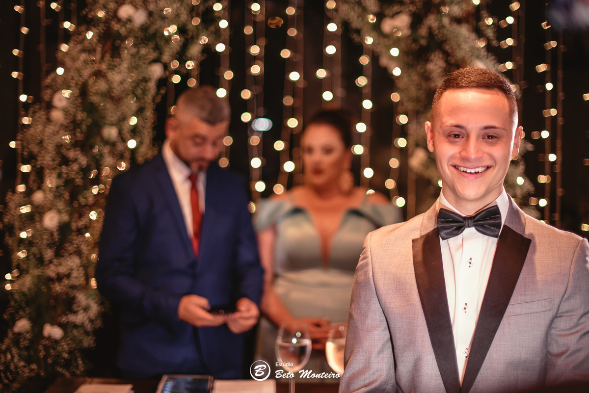 fotografo de casamento - videos de casamento - filmagem - casamento - cinegrafista - filmmaker - wedding - produtora - curitiba - estudio beto monteiro - casal - pre wedding - ana e matheus - le rechaud - first look - noiva se maquiando - 