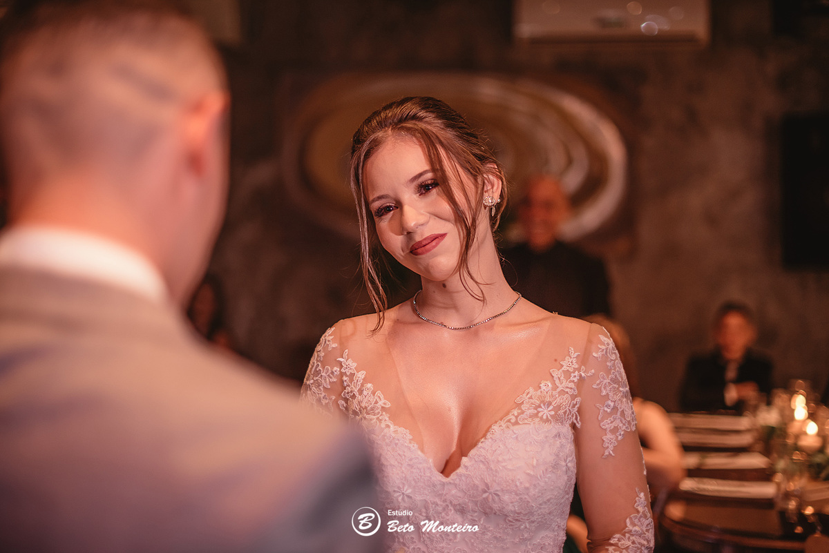 fotografo de casamento - videos de casamento - filmagem - casamento - cinegrafista - filmmaker - wedding - produtora - curitiba - estudio beto monteiro - casal - pre wedding - ana e matheus - le rechaud - first look - noiva se maquiando - 