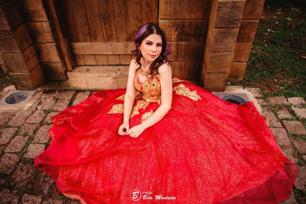 Aniversário de 15 anos - Foto e Filmagem - Debutante - Estúdio Beto Monteiro - Curitiba - fotografo de 15 anos - sessao de fotos - book de fotos - book de 15 anos - fotografo - Gabi - Rober e Gabi - Ana Cecilia - memorial ucraniano - parque tingui