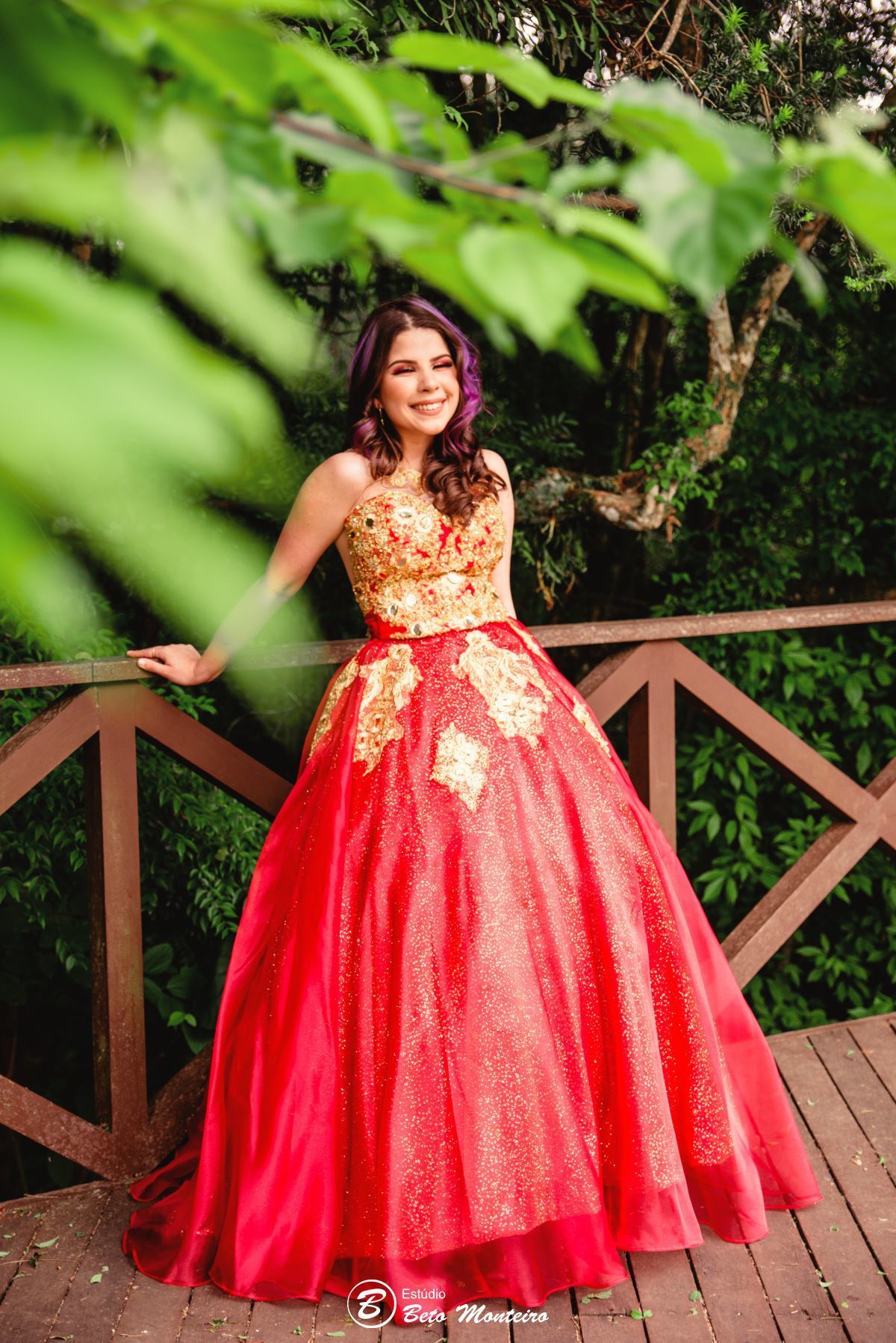 Aniversário de 15 anos - Foto e Filmagem - Debutante - Estúdio Beto Monteiro - Curitiba - fotografo de 15 anos - sessao de fotos - book de fotos - book de 15 anos - fotografo - Gabi - Rober e Gabi - Ana Cecilia - memorial ucraniano - parque tingui