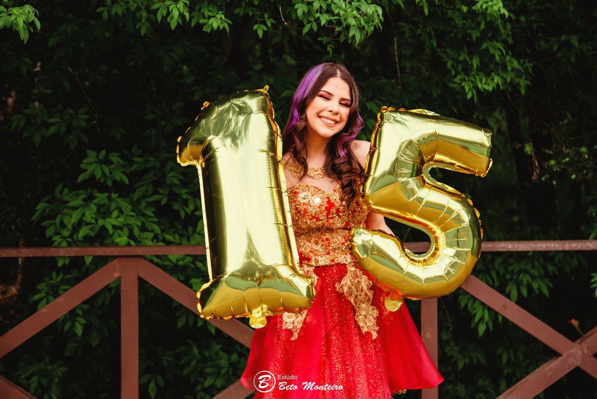 Aniversário de 15 anos - Foto e Filmagem - Debutante - Estúdio Beto Monteiro - Curitiba - fotografo de 15 anos - sessao de fotos - book de fotos - book de 15 anos - fotografo - Gabi - Rober e Gabi - Ana Cecilia - memorial ucraniano - parque tingui