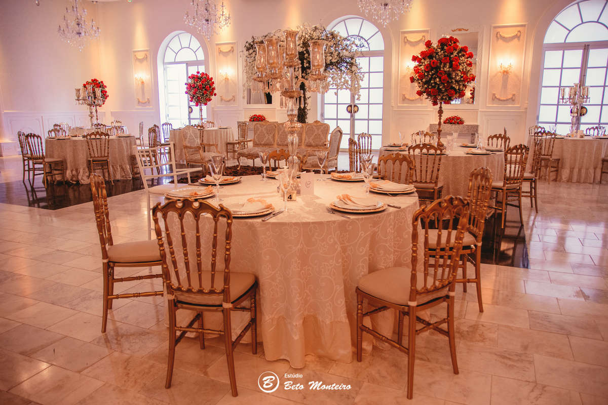 fotografo de casamento - videos de casamento - filmagem - casamento - cinegrafista - filmmaker - wedding - produtora - curitiba - estudio beto monteiro - casal - pre wedding - Thaís Govea e Felipe Naldony - Castello Reale Colombo - ar livre - externo