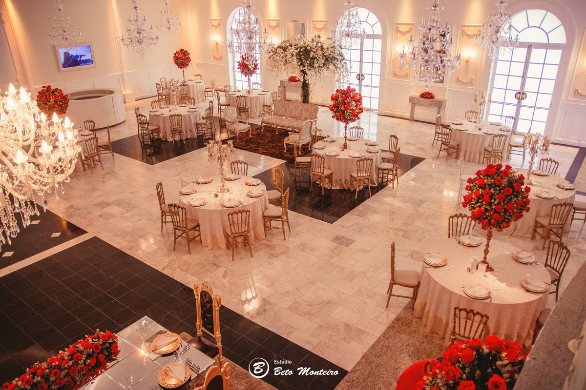 fotografo de casamento - videos de casamento - filmagem - casamento - cinegrafista - filmmaker - wedding - produtora - curitiba - estudio beto monteiro - casal - pre wedding - Thaís Govea e Felipe Naldony - Castello Reale Colombo - ar livre - externo