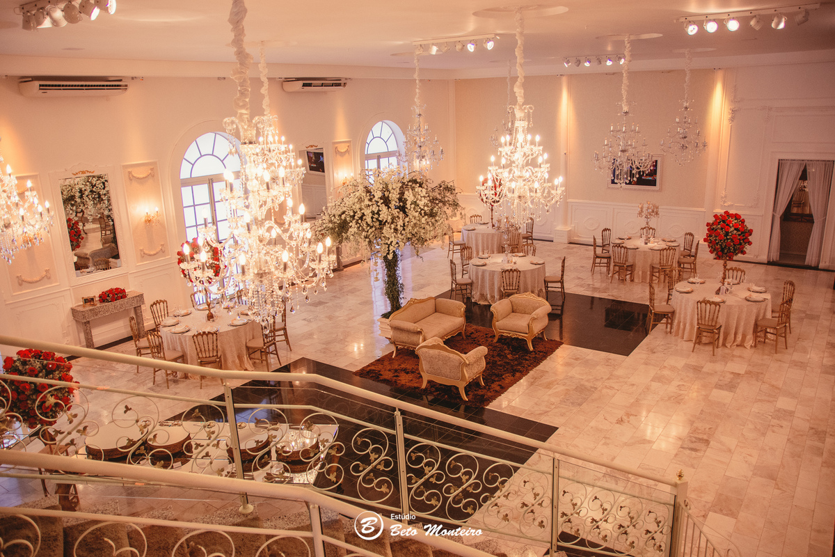 fotografo de casamento - videos de casamento - filmagem - casamento - cinegrafista - filmmaker - wedding - produtora - curitiba - estudio beto monteiro - casal - pre wedding - Thaís Govea e Felipe Naldony - Castello Reale Colombo - ar livre - externo