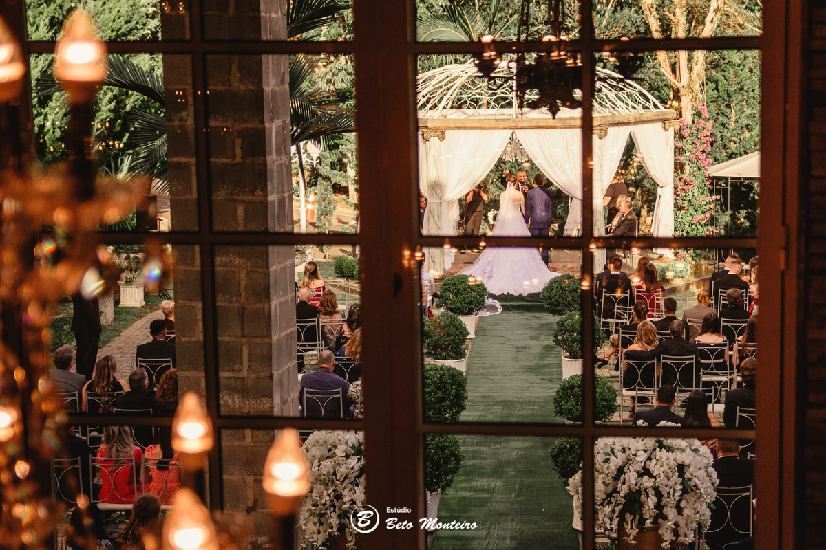 fotografo de casamento - videos de casamento - filmagem - casamento - cinegrafista - filmmaker - wedding - produtora - curitiba - estudio beto monteiro - casal - pre wedding - Thaís Govea e Felipe Naldony - Castello Reale Colombo - ar livre - externo