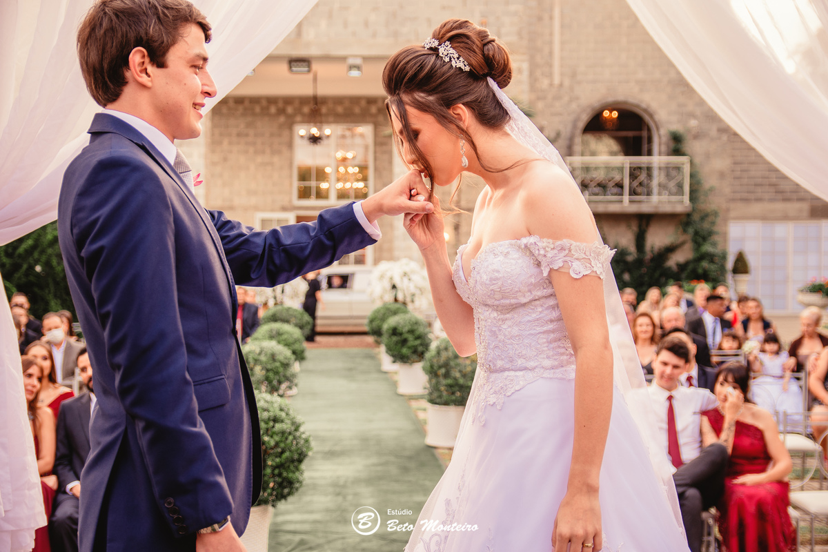 fotografo de casamento - videos de casamento - filmagem - casamento - cinegrafista - filmmaker - wedding - produtora - curitiba - estudio beto monteiro - casal - pre wedding - Thaís Govea e Felipe Naldony - Castello Reale Colombo - ar livre - externo