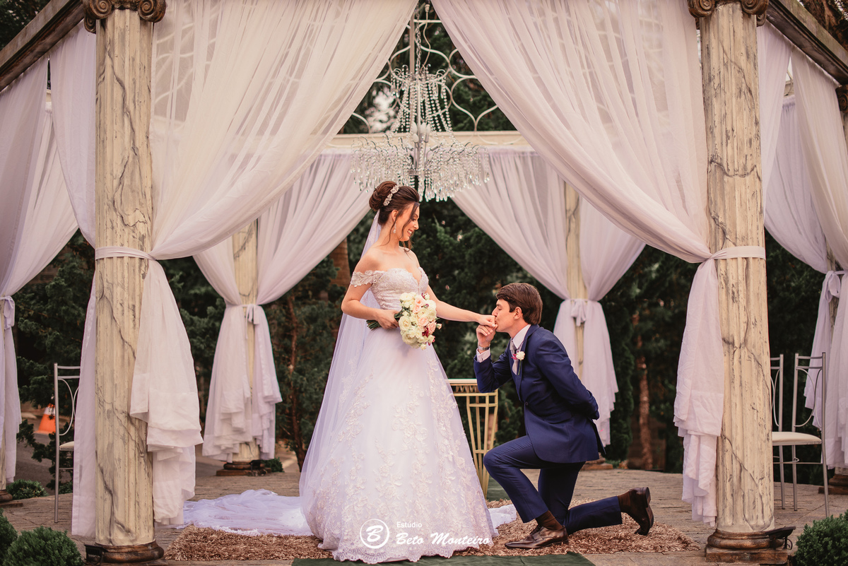 fotografo de casamento - videos de casamento - filmagem - casamento - cinegrafista - filmmaker - wedding - produtora - curitiba - estudio beto monteiro - casal - pre wedding - Thaís Govea e Felipe Naldony - Castello Reale Colombo - ar livre - externo