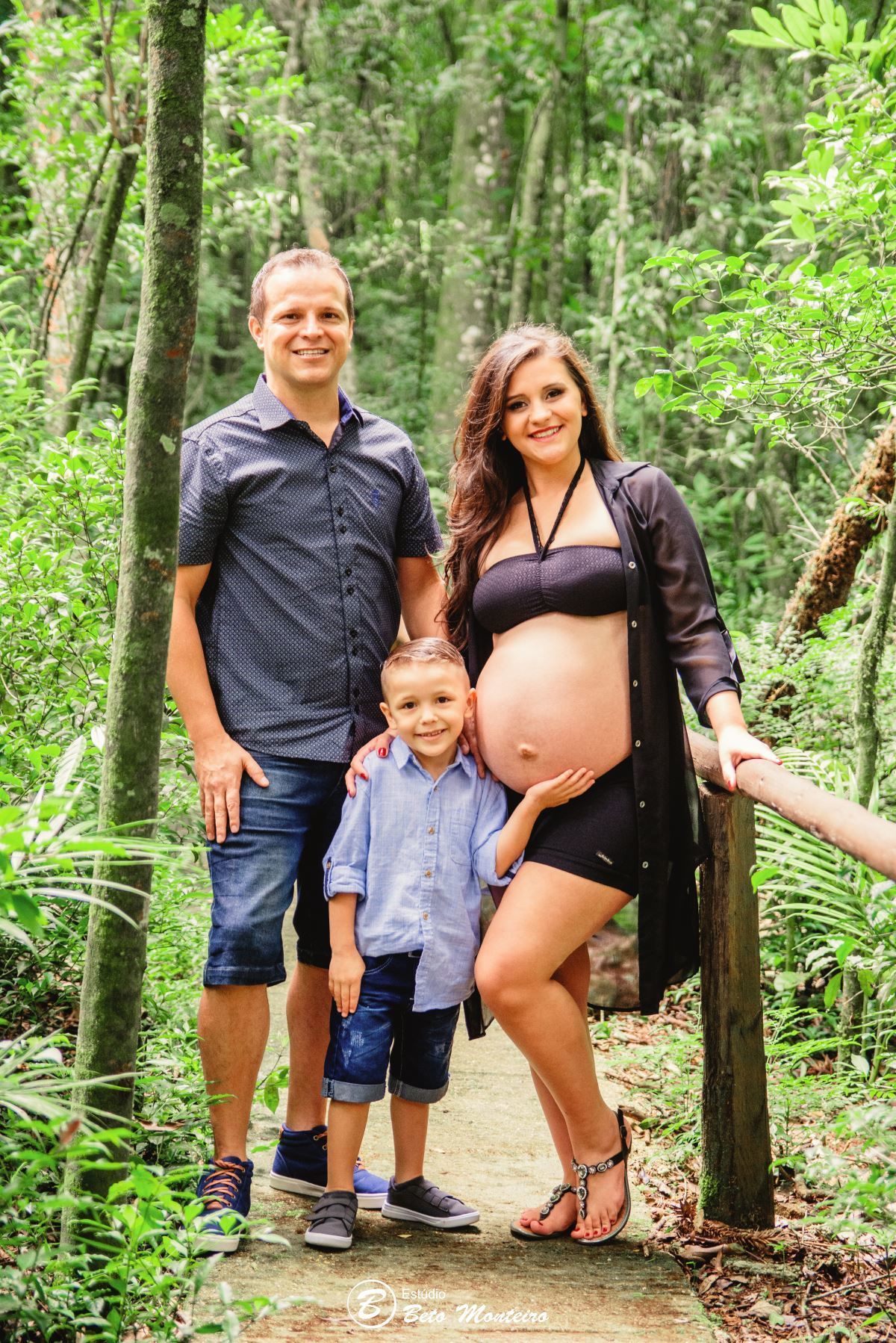 Book Gestante e Familia em Curitiba - Book gestante São José dos Pinhais - Book de gestante lifestyle - Fotos ao ar livre - Grávida - Gestação - Estudio Beto Monteiro - Pesque Pague Recanto das Flores - Suellen - Leandro - Bernardo - Louise