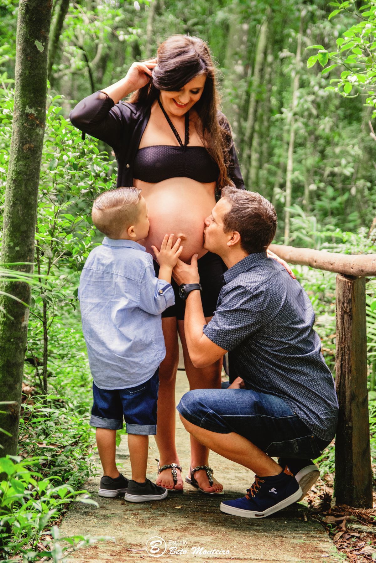 Book Gestante e Familia em Curitiba - Book gestante São José dos Pinhais - Book de gestante lifestyle - Fotos ao ar livre - Grávida - Gestação - Estudio Beto Monteiro - Pesque Pague Recanto das Flores - Suellen - Leandro - Bernardo - Louise