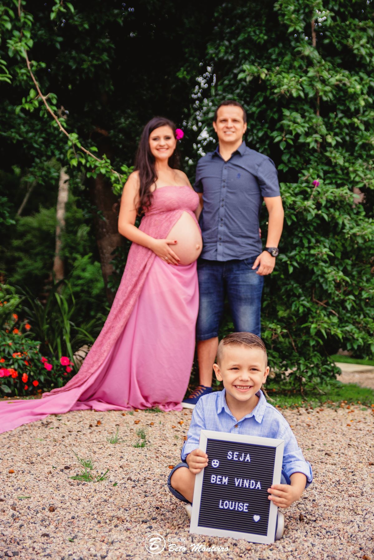 Book Gestante e Familia em Curitiba - Book gestante São José dos Pinhais - Book de gestante lifestyle - Fotos ao ar livre - Grávida - Gestação - Estudio Beto Monteiro - Pesque Pague Recanto das Flores - Suellen - Leandro - Bernardo - Louise