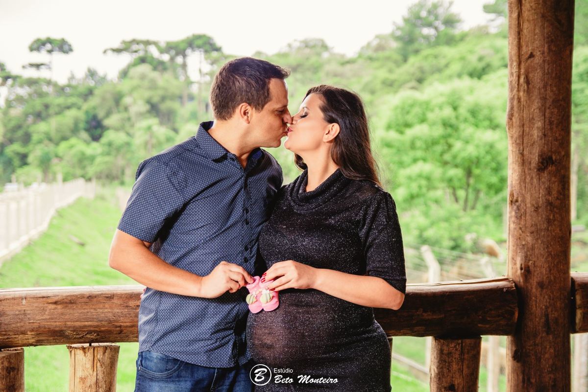 Book Gestante e Familia em Curitiba - Book gestante São José dos Pinhais - Book de gestante lifestyle - Fotos ao ar livre - Grávida - Gestação - Estudio Beto Monteiro - Pesque Pague Recanto das Flores - Suellen - Leandro - Bernardo - Louise