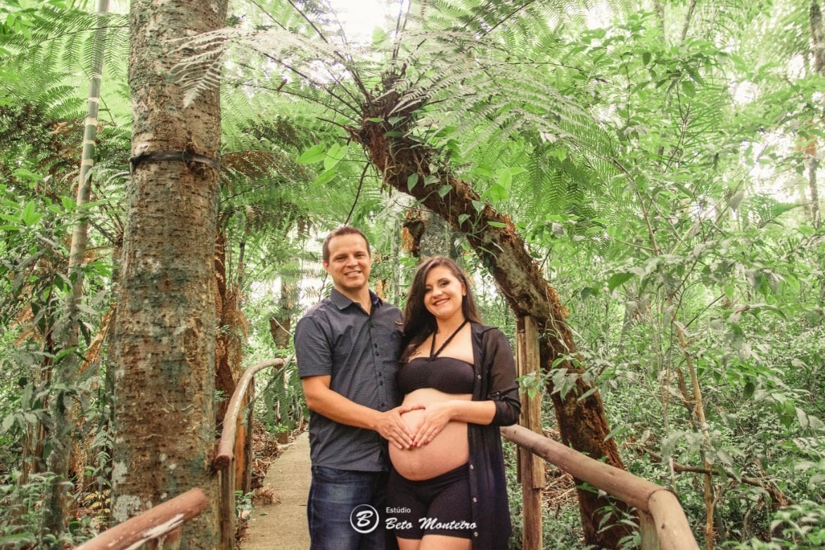 Book Gestante e Familia em Curitiba - Book gestante São José dos Pinhais - Book de gestante lifestyle - Fotos ao ar livre - Grávida - Gestação - Estudio Beto Monteiro - Pesque Pague Recanto das Flores - Suellen - Leandro - Bernardo - Louise