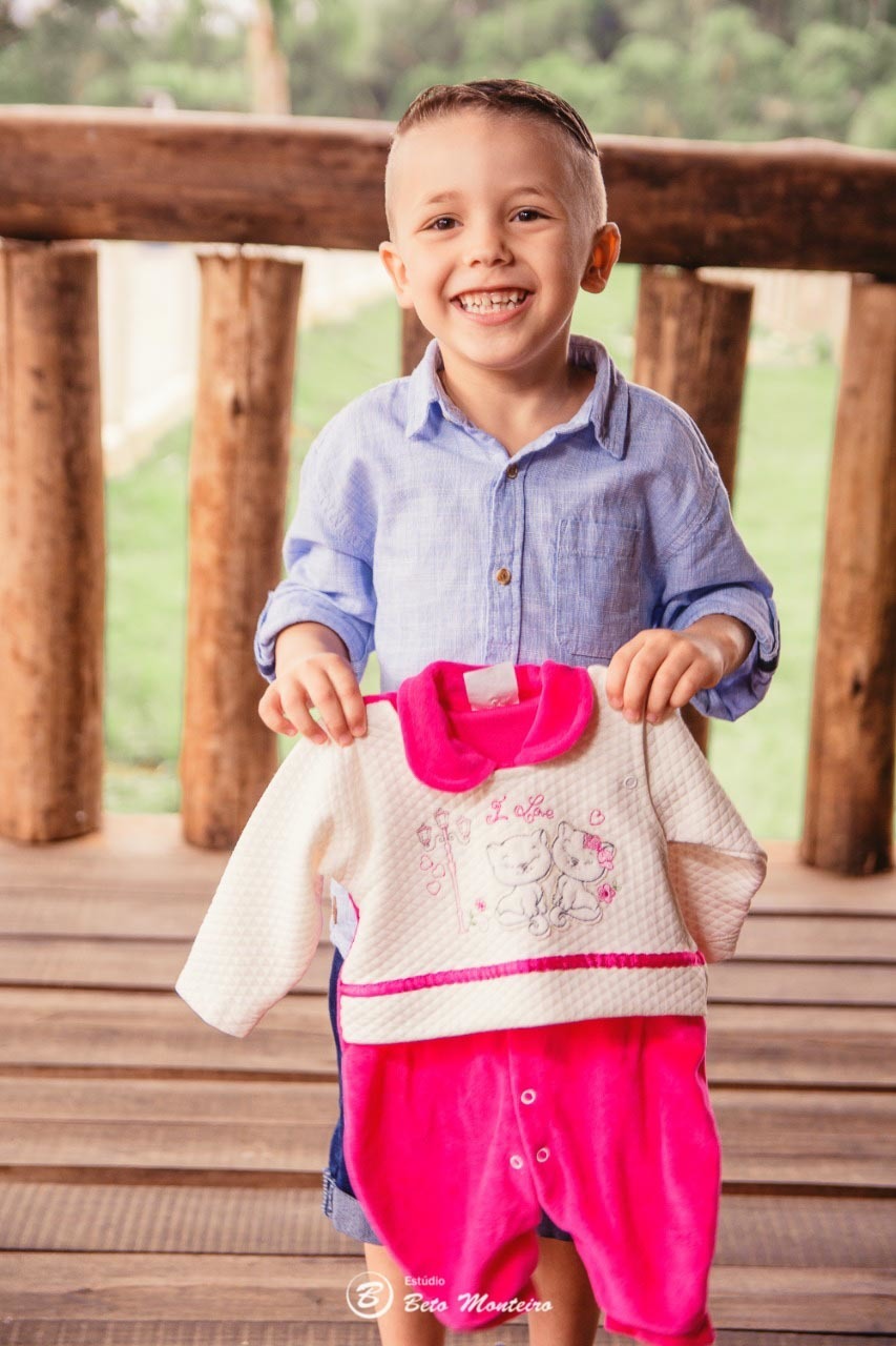 Book Gestante e Familia em Curitiba - Book gestante São José dos Pinhais - Book de gestante lifestyle - Fotos ao ar livre - Grávida - Gestação - Estudio Beto Monteiro - Pesque Pague Recanto das Flores - Suellen - Leandro - Bernardo - Louise