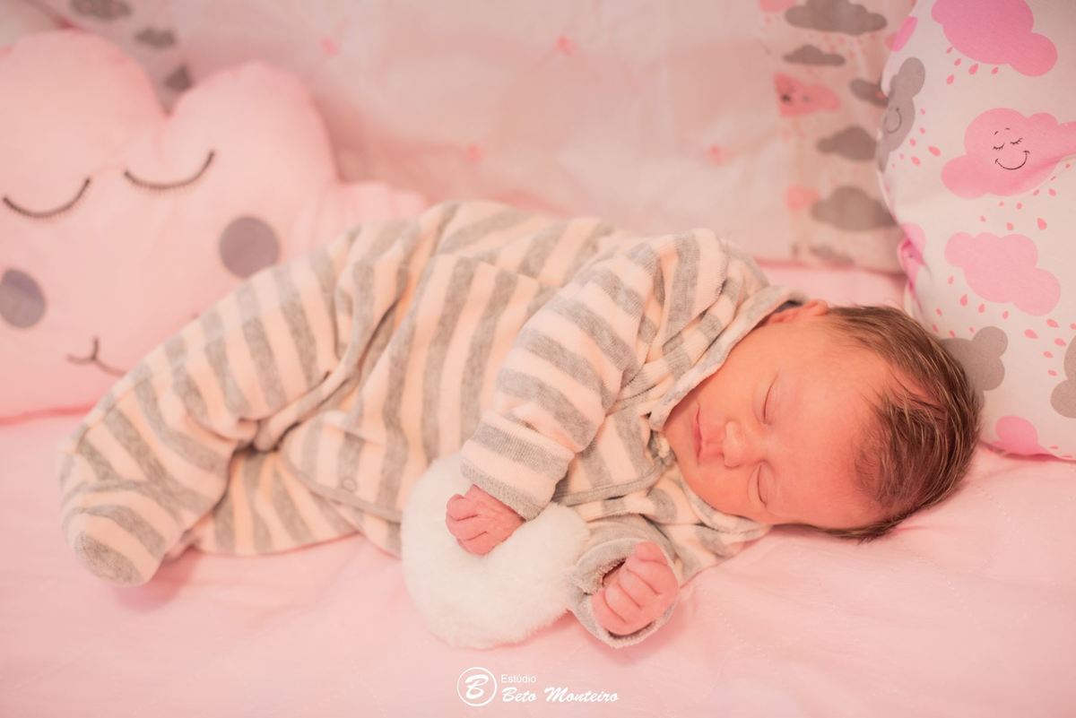 Newborn - newborn lifestyle - newborn em casa - newborn menina - new born - Book fotográfico NewBorn - Book de fotos - Book NewBorn - Book de Recem Nascido - Book de Bebê - Estúdio Beto Monteiro - Curitiba