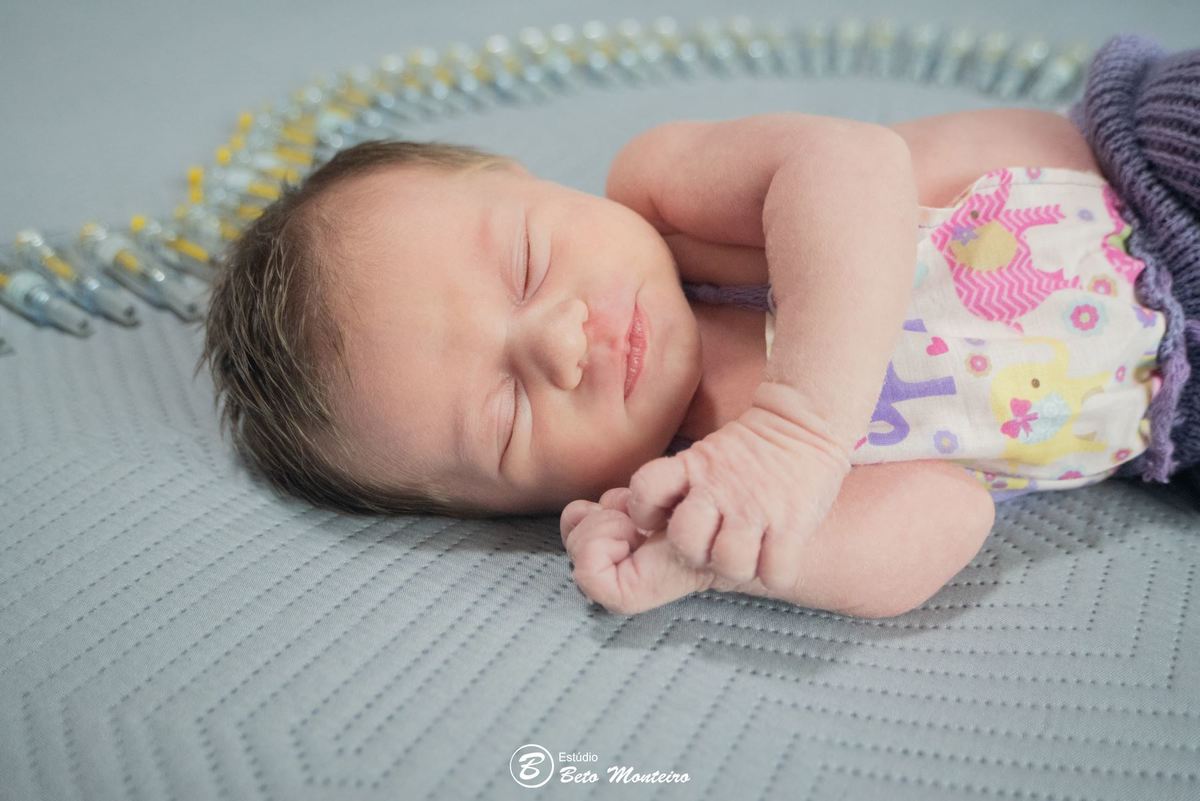 Newborn - newborn lifestyle - newborn em casa - newborn menina - new born - Book fotográfico NewBorn - Book de fotos - Book NewBorn - Book de Recem Nascido - Book de Bebê - Estúdio Beto Monteiro - Curitiba