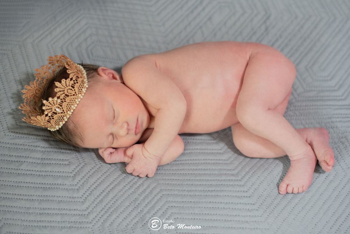 Newborn - newborn lifestyle - newborn em casa - newborn menina - new born - Book fotográfico NewBorn - Book de fotos - Book NewBorn - Book de Recem Nascido - Book de Bebê - Estúdio Beto Monteiro - Curitiba
