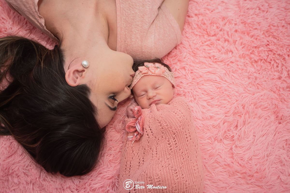 Newborn - newborn lifestyle - newborn em casa - newborn menina - new born - Book fotográfico NewBorn - Book de fotos - Book NewBorn - Book de Recem Nascido - Book de Bebê - Estúdio Beto Monteiro - Curitiba