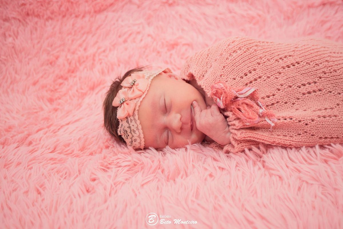 Newborn - newborn lifestyle - newborn em casa - newborn menina - new born - Book fotográfico NewBorn - Book de fotos - Book NewBorn - Book de Recem Nascido - Book de Bebê - Estúdio Beto Monteiro - Curitiba
