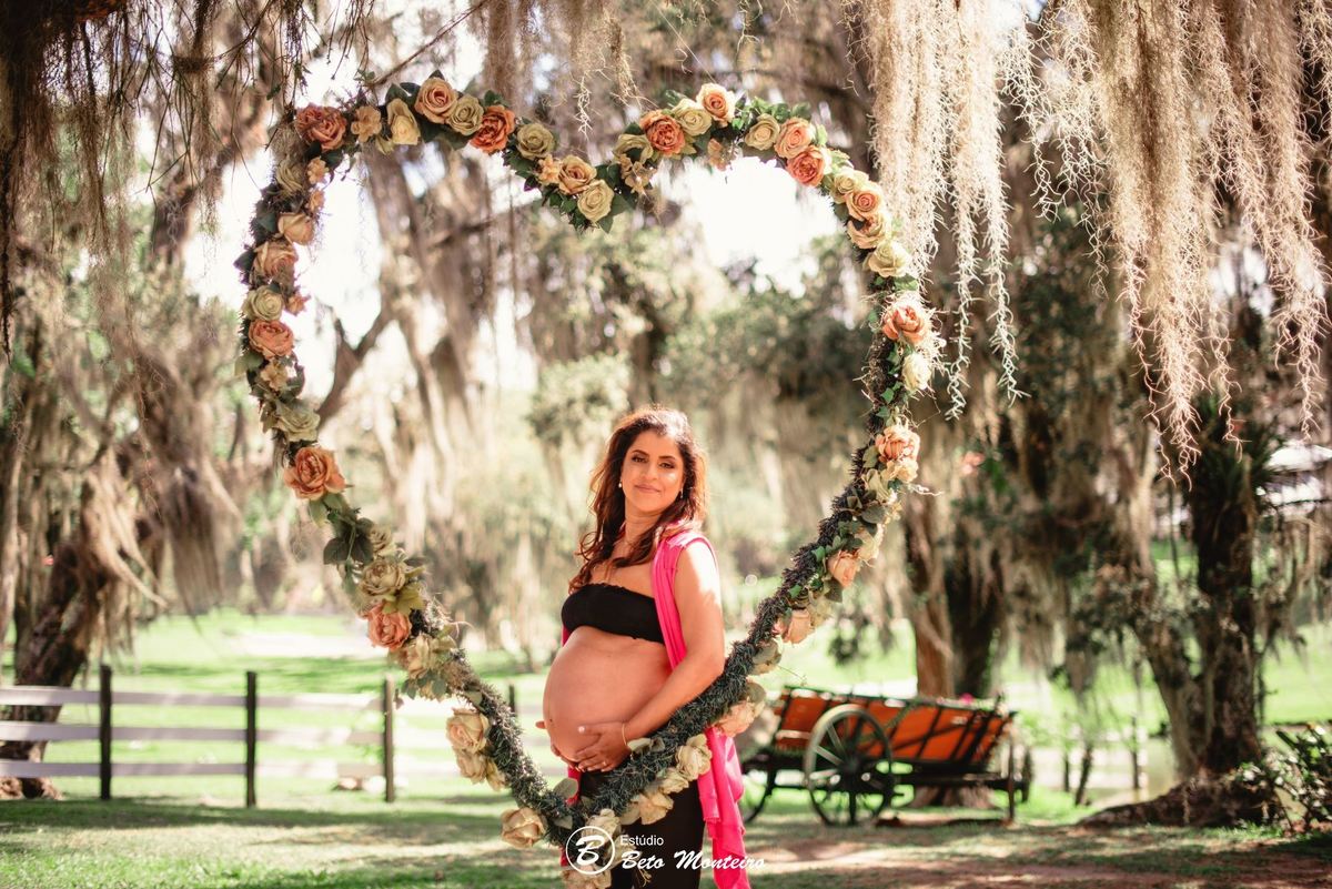 Book Gestante e Familia em Curitiba - Book gestante São José dos Pinhais - Book de gestante lifestyle - Fotos ao ar livre - Grávida - Gestação - Estúdio Beto Monteiro - Chácara Ienkot - Luciana- Isabela - Luiza - André