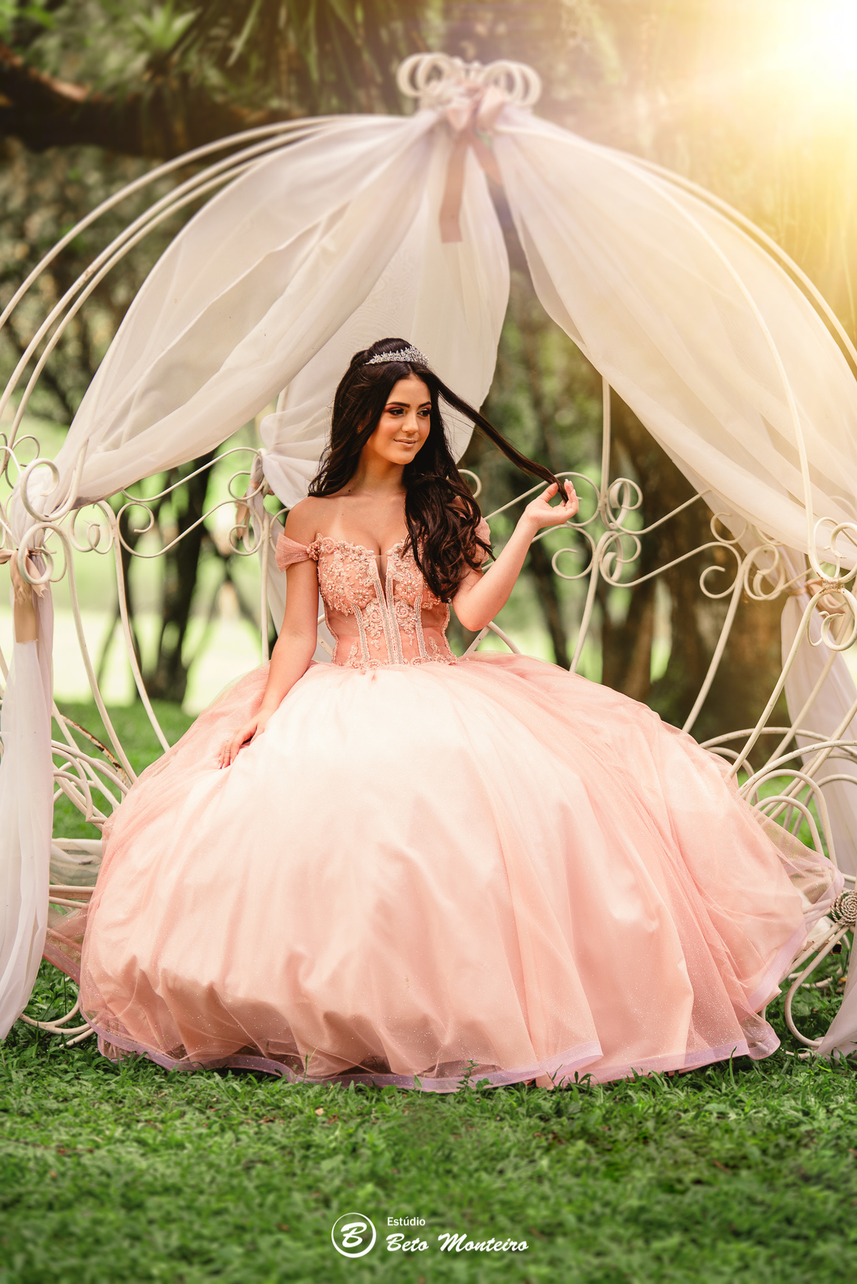 Aniversário de 15 anos - Foto e Filmagem - Debutante - Estúdio Beto Monteiro - Curitiba - fotografo de 15 anos - sessao de fotos - book de fotos - book de 15 anos - fotografo - isabella bozza - bella - bozza - chacara ienkot - vestido - roze bozza