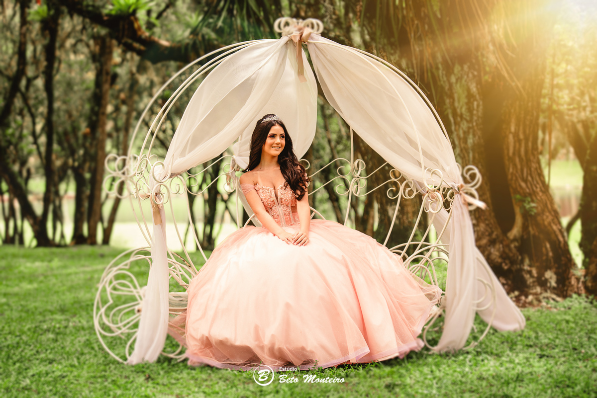 Aniversário de 15 anos - Foto e Filmagem - Debutante - Estúdio Beto Monteiro - Curitiba - fotografo de 15 anos - sessao de fotos - book de fotos - book de 15 anos - fotografo - isabella bozza - bella - bozza - chacara ienkot - vestido - roze bozza