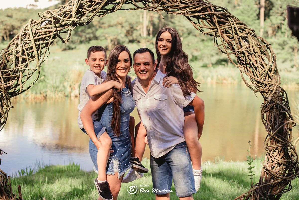 Aniversário de 15 anos - Foto e Filmagem - Debutante - Estúdio Beto Monteiro - Curitiba - fotografo de 15 anos - sessao de fotos - book de fotos - book de 15 anos - fotografo - isabella bozza - bella - bozza - chacara ienkot - vestido - roze bozza