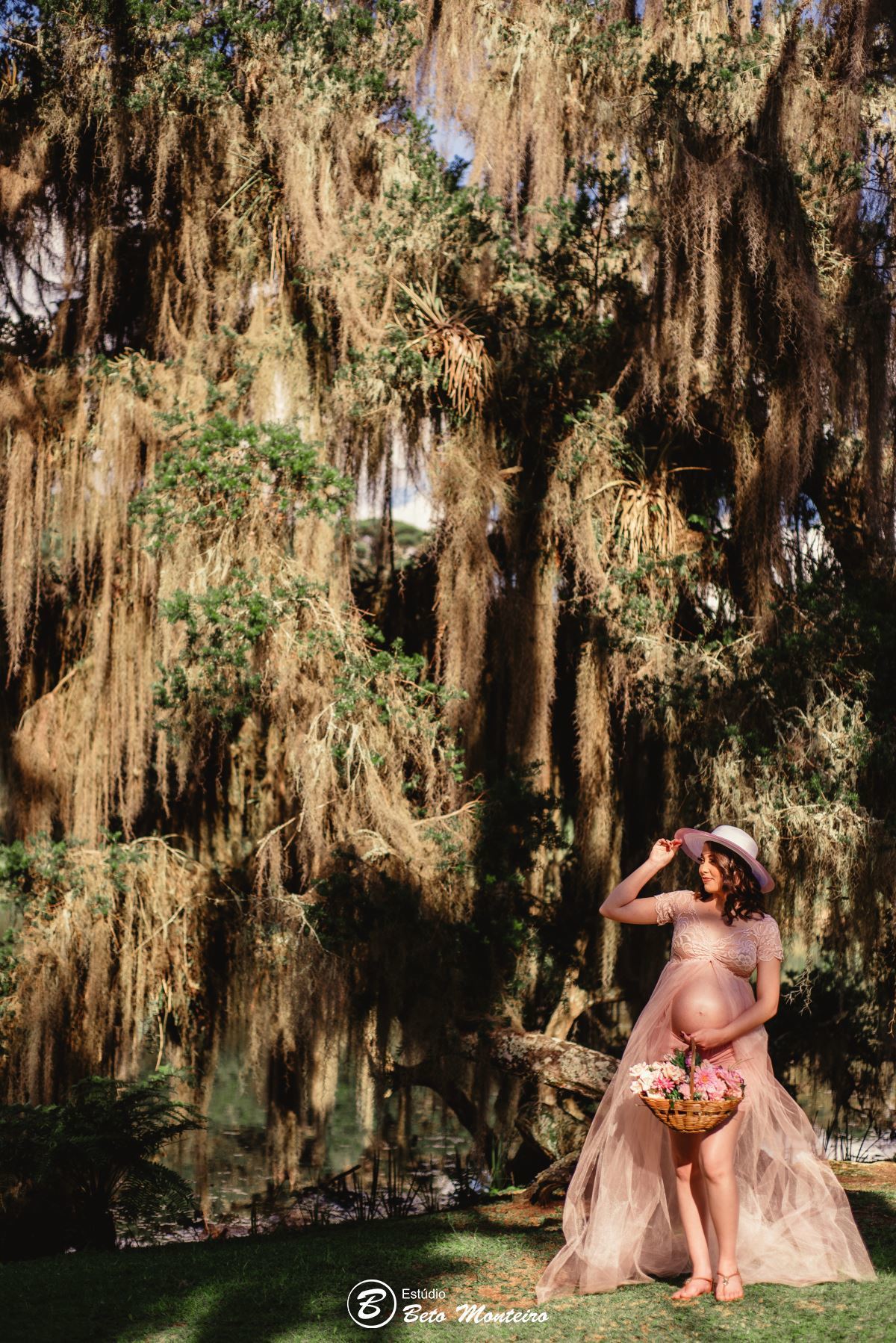 Book Gestante e Familia em Curitiba - Book gestante São José dos Pinhais - Book de gestante lifestyle - Fotos ao ar livre - Grávida - Gestação - Estudio Beto Monteiro - Chácara Ienkot - Patrícia - Mateus - Oliver 